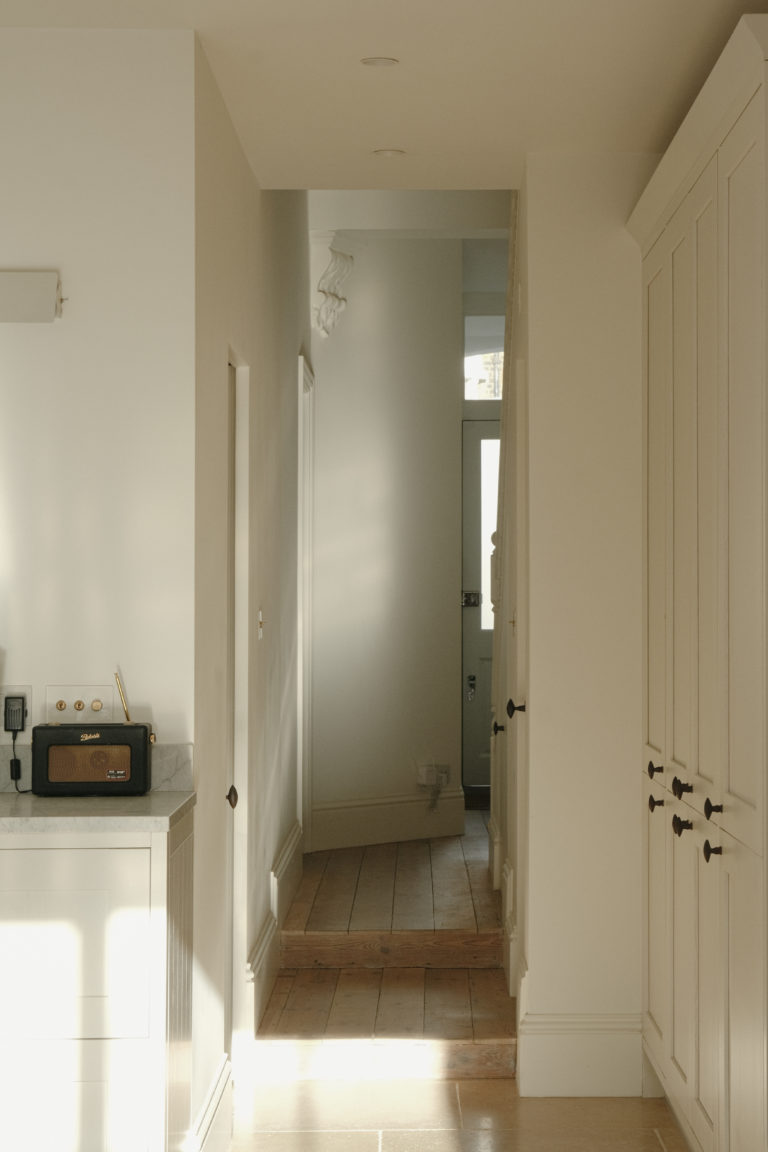 PASCOE LONDON, NW10- SHOOTFACTORY - LONDON HOUSES