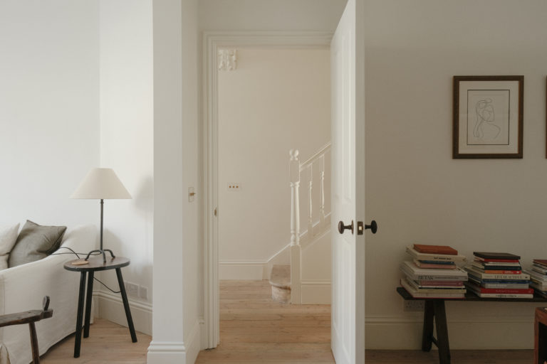 PASCOE LONDON, NW10- SHOOTFACTORY - LONDON HOUSES
