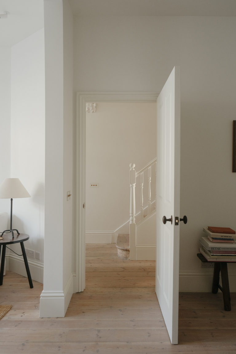 PASCOE LONDON, NW10- SHOOTFACTORY - LONDON HOUSES