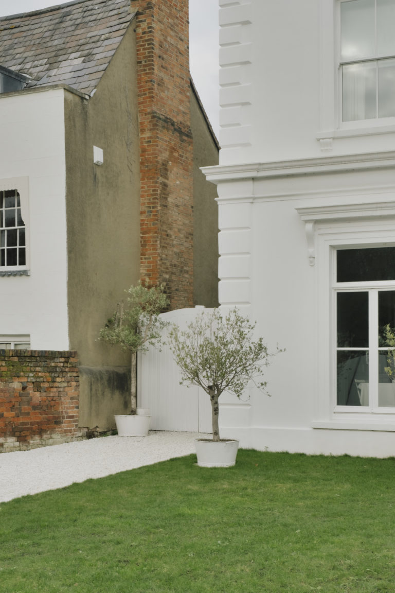 WILLOW LONDON, TW17 - SHOOTFACTORY - LONDON HOUSES