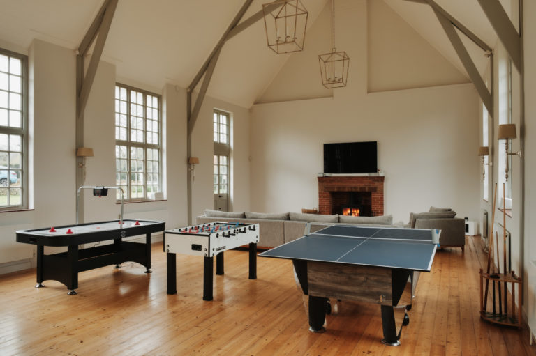 BADMINTON HALL SURREY, GU10 - SHOOTFACTORY - OTHER UK HOUSES