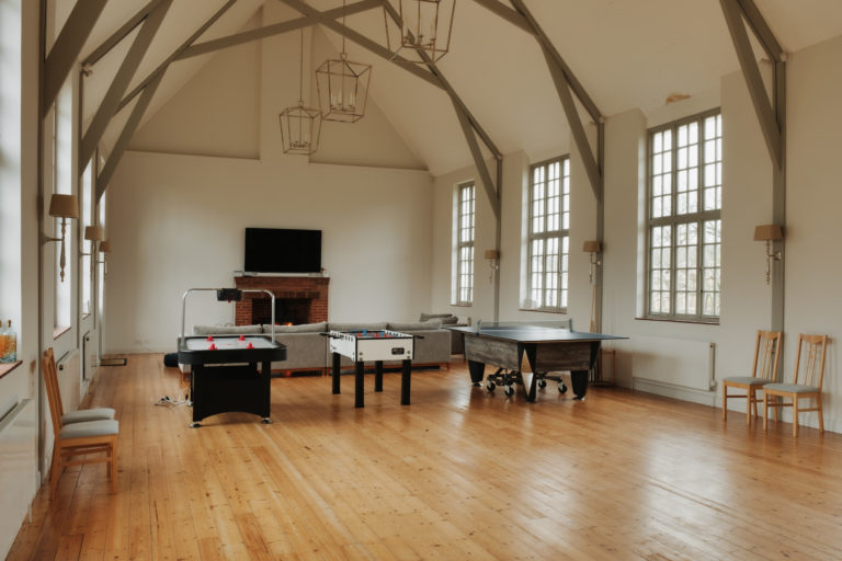 BADMINTON HALL SURREY, GU10 - SHOOTFACTORY - OTHER UK HOUSES