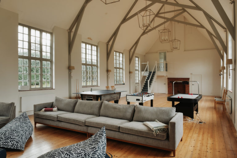 BADMINTON HALL SURREY, GU10 - SHOOTFACTORY - OTHER UK HOUSES