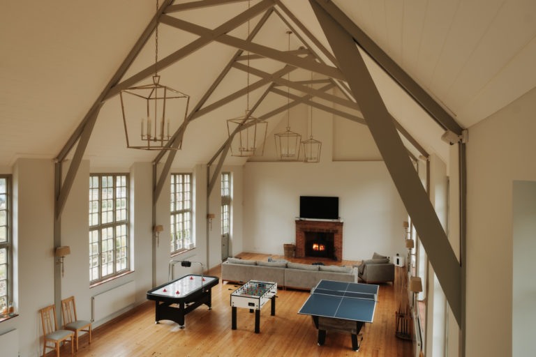BADMINTON HALL SURREY, GU10 - SHOOTFACTORY - OTHER UK HOUSES