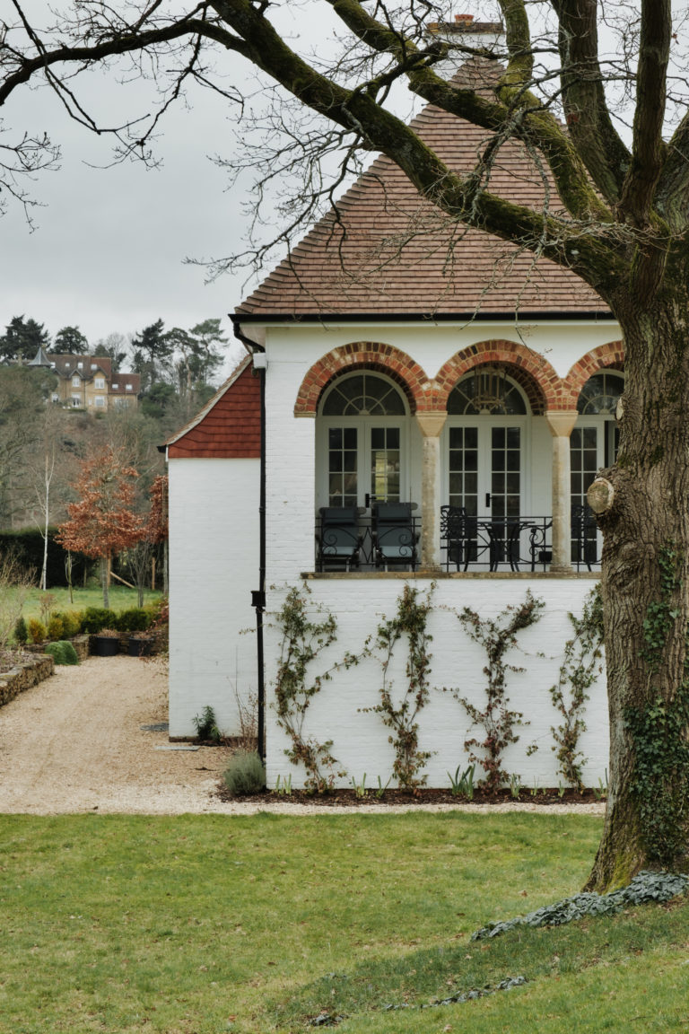 BADMINTON HALL SURREY, GU10 - SHOOTFACTORY - OTHER UK HOUSES