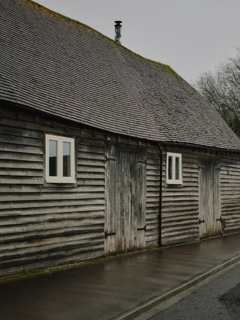 HAMBLEDON HAMPSHIRE, P07 - SHOOTFACTORY - OTHER UK HOUSES