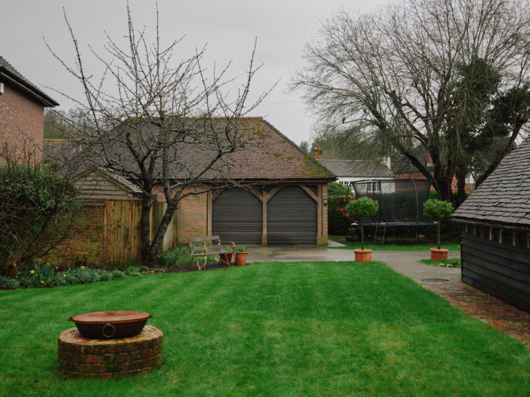 HAMBLEDON HAMPSHIRE, P07 - SHOOTFACTORY - OTHER UK HOUSES