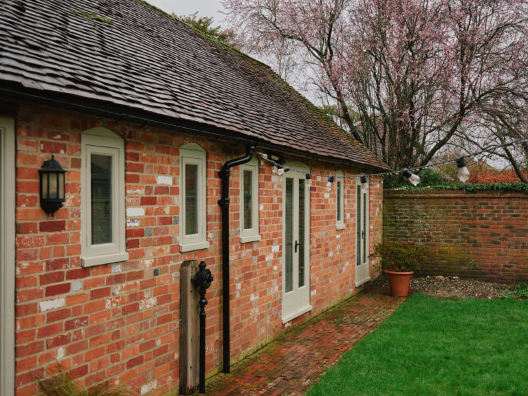 HAMBLEDON HAMPSHIRE, P07 - SHOOTFACTORY - OTHER UK HOUSES