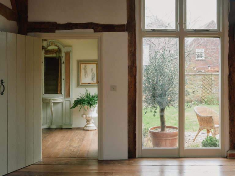 HAMBLEDON HAMPSHIRE, P07 - SHOOTFACTORY - OTHER UK HOUSES