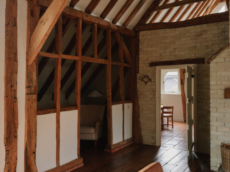 HAMBLEDON HAMPSHIRE, P07 - SHOOTFACTORY - OTHER UK HOUSES