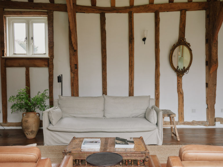 HAMBLEDON HAMPSHIRE, P07 - SHOOTFACTORY - OTHER UK HOUSES