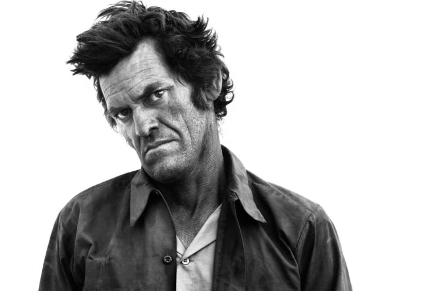 Hard Light in Richard Avedon’s Portraits