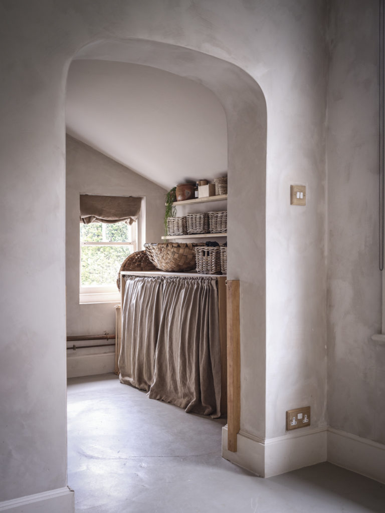 HAYWARDS HEATH, EAST SUSSEX, BN8 - SHOOTFACTORY - OTHER UK HOUSES