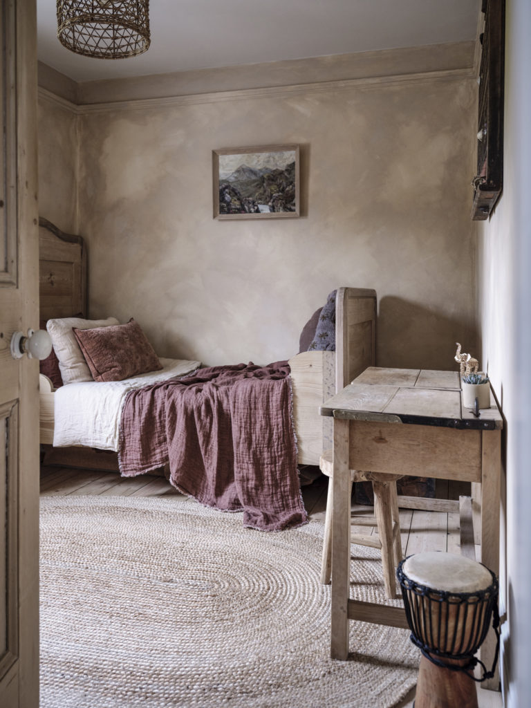 HAYWARDS HEATH, EAST SUSSEX, BN8 - SHOOTFACTORY - OTHER UK HOUSES