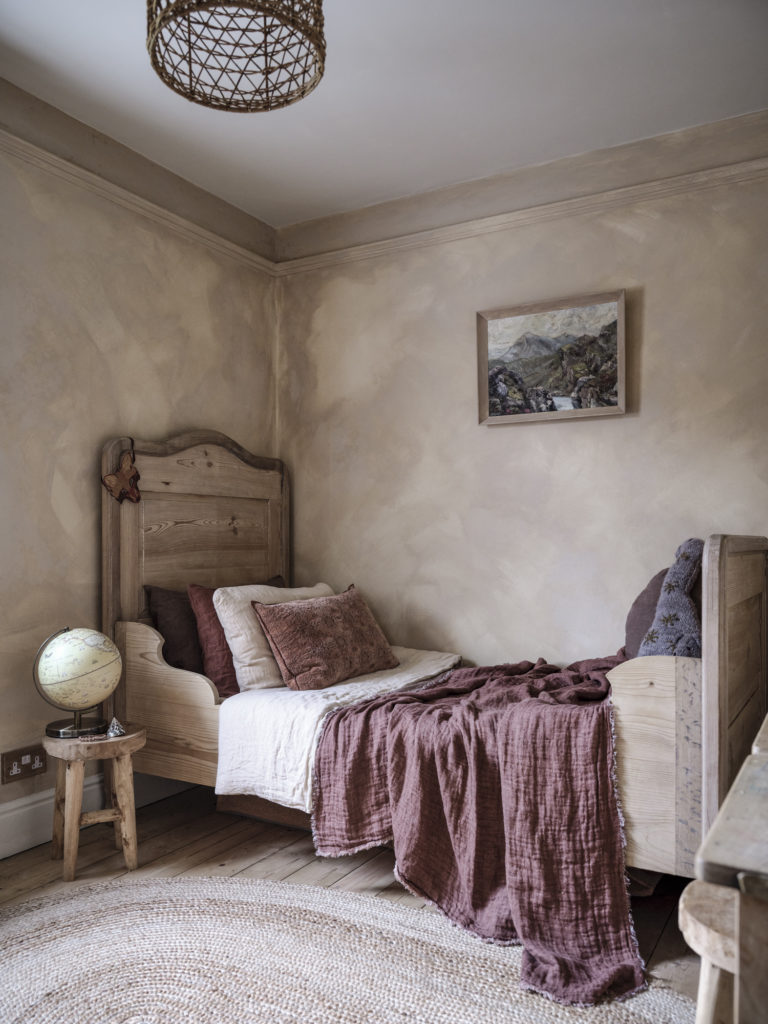 HAYWARDS HEATH, EAST SUSSEX, BN8 - SHOOTFACTORY - OTHER UK HOUSES