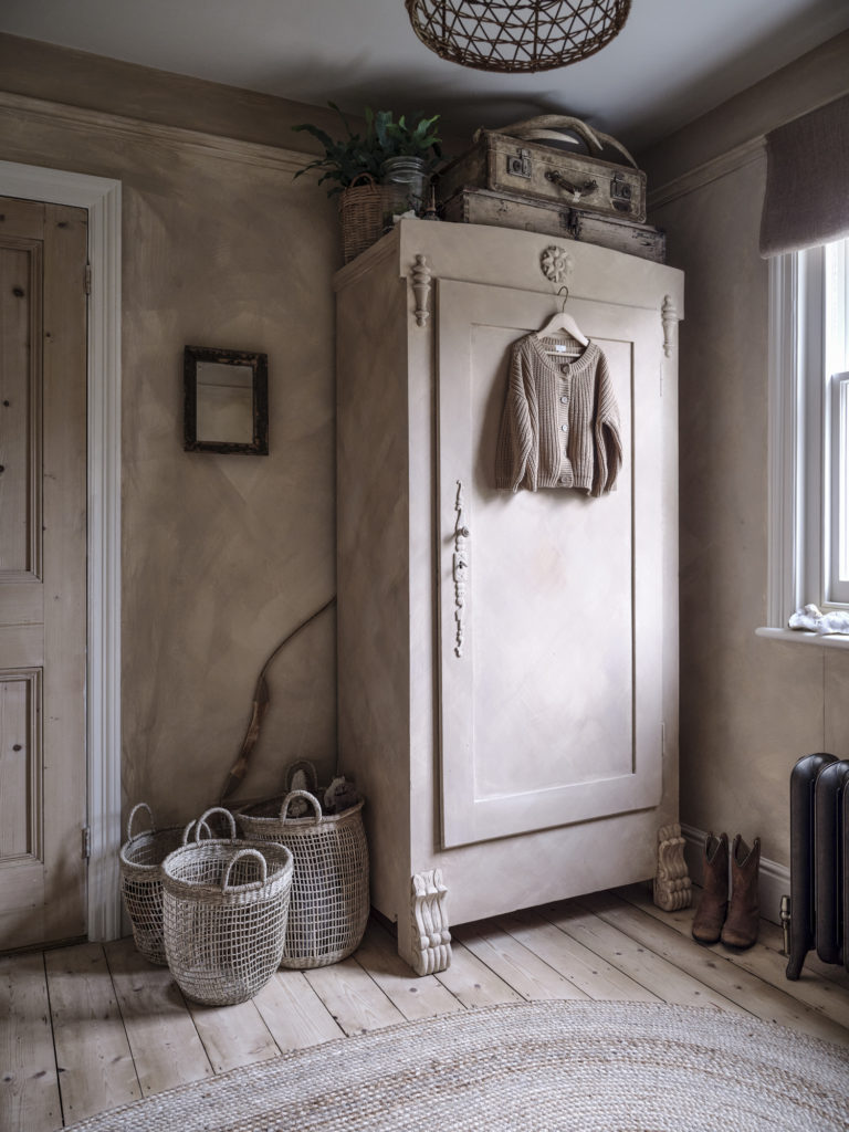 HAYWARDS HEATH, EAST SUSSEX, BN8 - SHOOTFACTORY - OTHER UK HOUSES