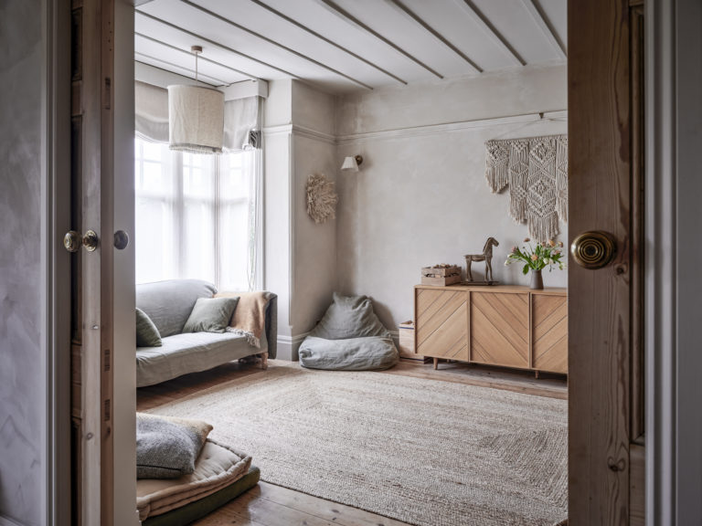 HAYWARDS HEATH, EAST SUSSEX, BN8 - SHOOTFACTORY - OTHER UK HOUSES