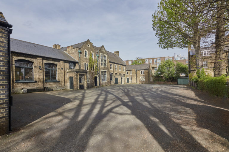 HACKNEY HALL LONDON, E2 - SHOOTFACTORY - PHOTOGRAPHIC STUDIOS