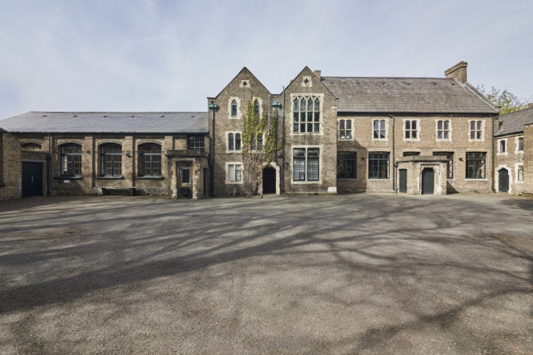 HACKNEY HALL LONDON, E2 - SHOOTFACTORY - PHOTOGRAPHIC STUDIOS