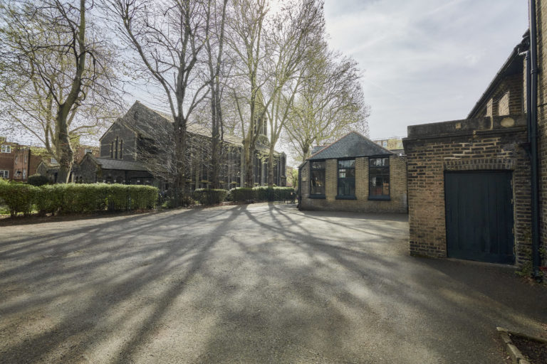 HACKNEY HALL LONDON, E2 - SHOOTFACTORY - PHOTOGRAPHIC STUDIOS