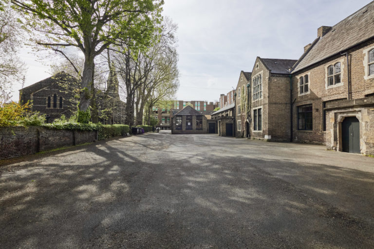 HACKNEY HALL LONDON, E2 - SHOOTFACTORY - PHOTOGRAPHIC STUDIOS