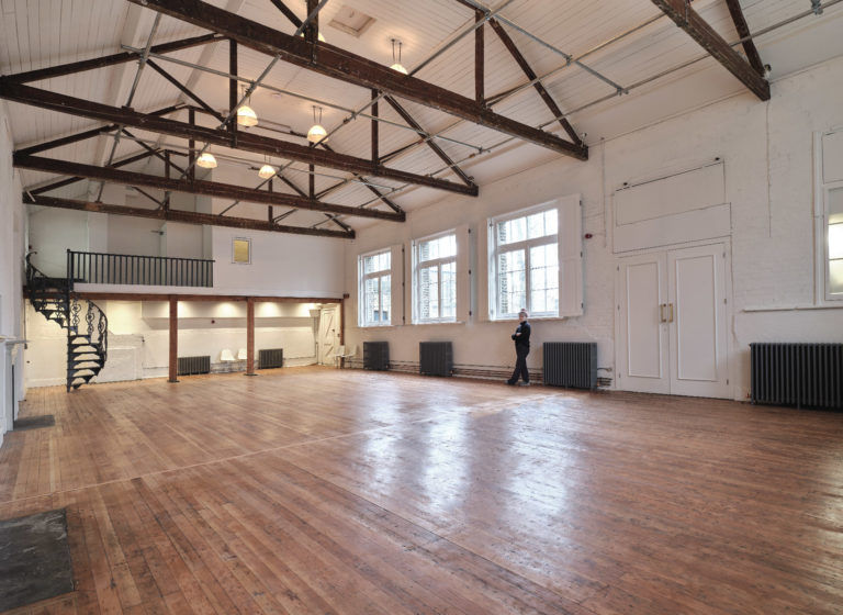 HACKNEY HALL LONDON, E2 - SHOOTFACTORY - PHOTOGRAPHIC STUDIOS