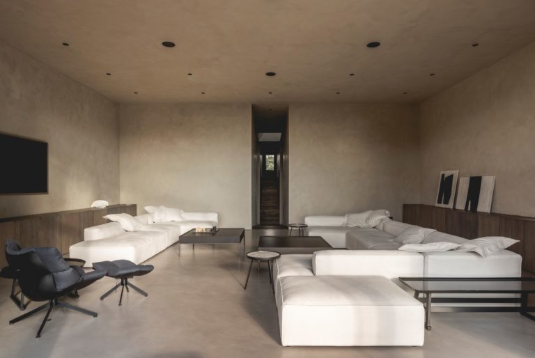 HAY HOUSE, ESSEX, IG10 - SHOOTFACTORY - OTHER UK HOUSES