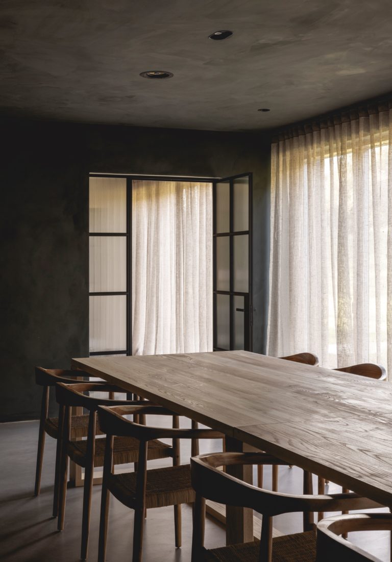 HAY HOUSE, ESSEX, IG10 - SHOOTFACTORY - OTHER UK HOUSES