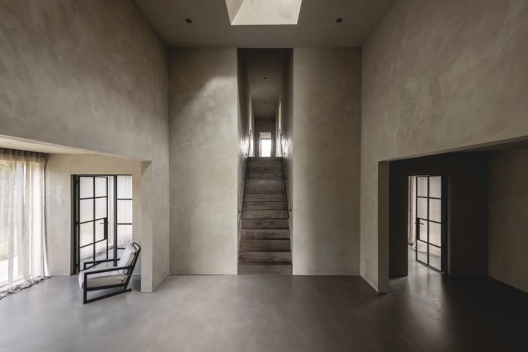 HAY HOUSE, ESSEX, IG10 - SHOOTFACTORY - OTHER UK HOUSES