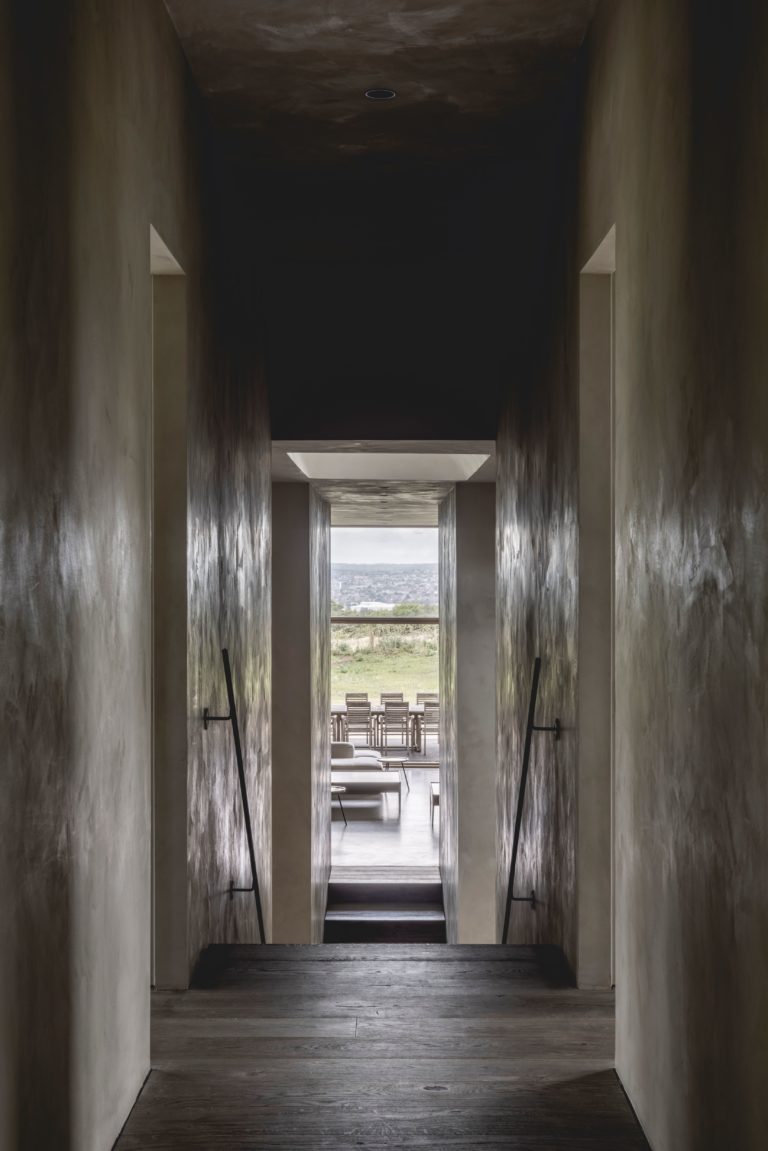 HAY HOUSE, ESSEX, IG10 - SHOOTFACTORY - OTHER UK HOUSES