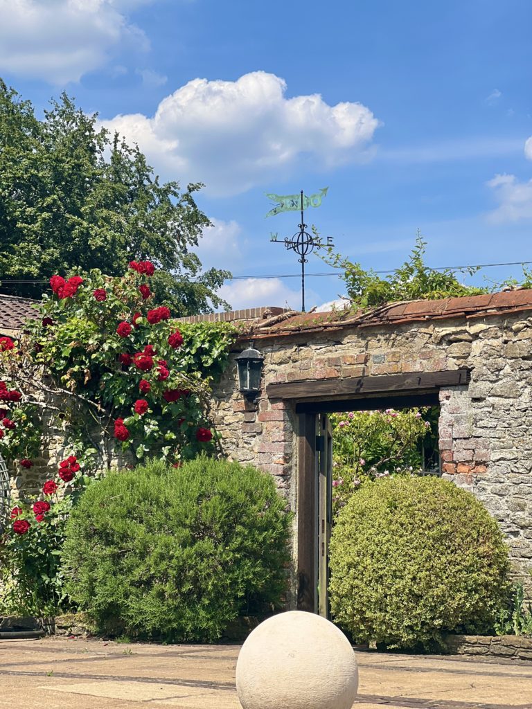 THE COACH HOUSE, SURREY, GU7 - SHOOTFACTORY - OTHER UK HOUSES