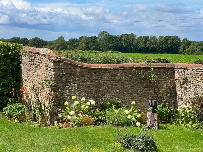 THE COACH HOUSE, SURREY, GU7 - SHOOTFACTORY - OTHER UK HOUSES