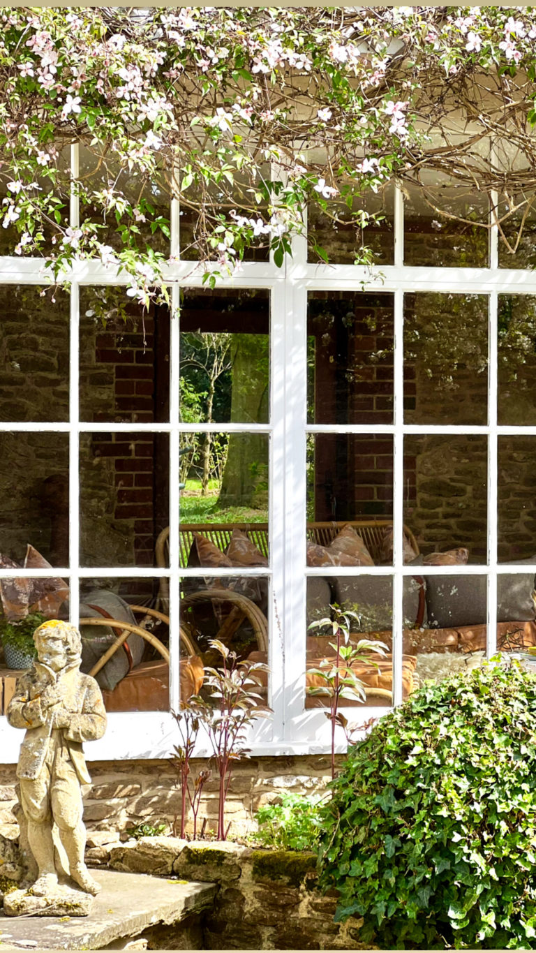 THE COACH HOUSE, SURREY, GU7 - SHOOTFACTORY - OTHER UK HOUSES