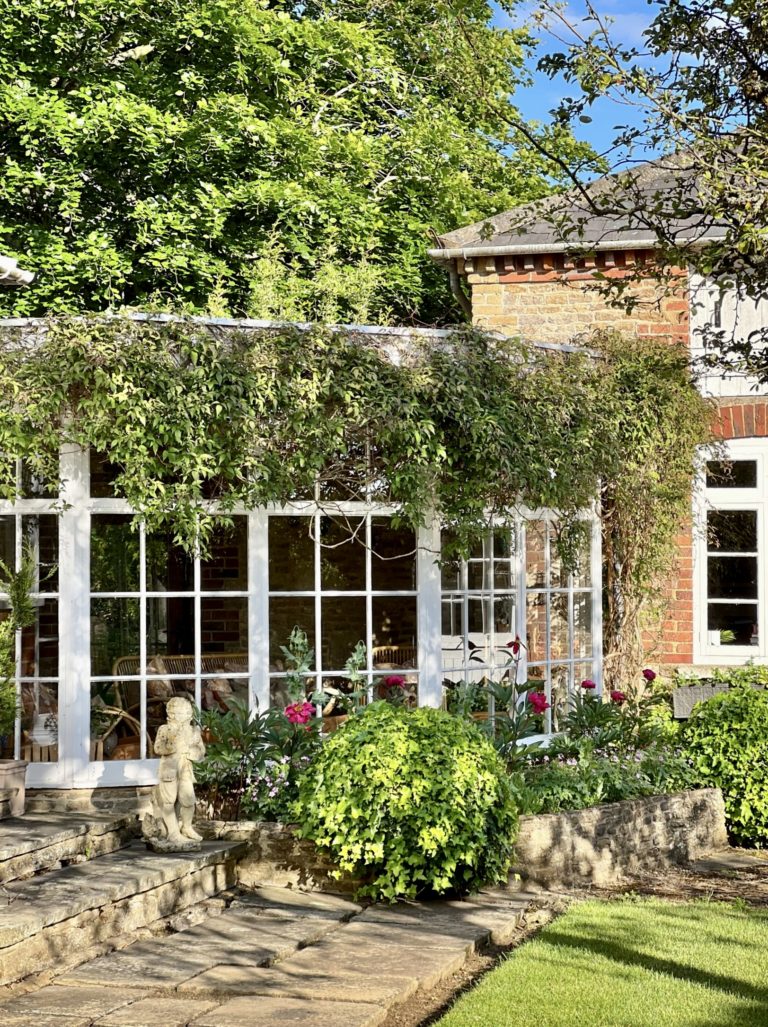 THE COACH HOUSE, SURREY, GU7 - SHOOTFACTORY - OTHER UK HOUSES