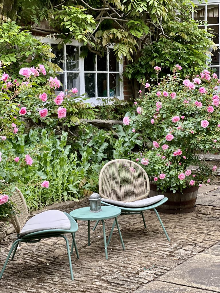THE COACH HOUSE, SURREY, GU7 - SHOOTFACTORY - OTHER UK HOUSES