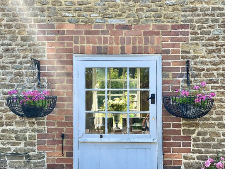 THE COACH HOUSE, SURREY, GU7 - SHOOTFACTORY - OTHER UK HOUSES