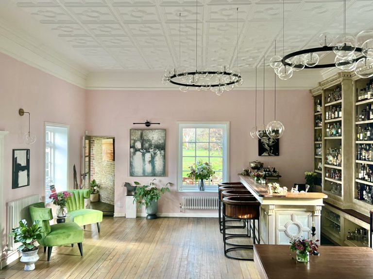 THE COACH HOUSE, SURREY, GU7 - SHOOTFACTORY - OTHER UK HOUSES