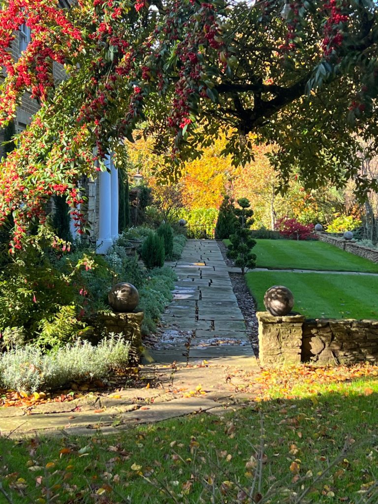 THE COACH HOUSE, SURREY, GU7 - SHOOTFACTORY - OTHER UK HOUSES