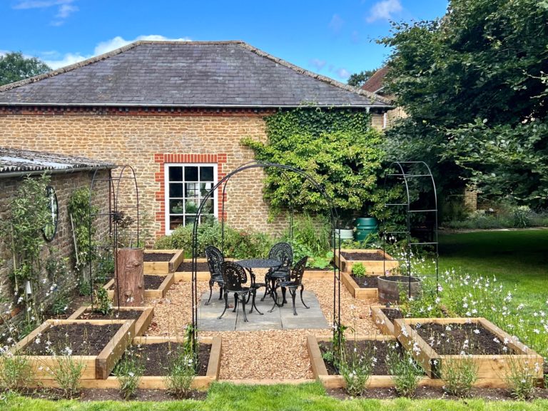 THE COACH HOUSE, SURREY, GU7 - SHOOTFACTORY - OTHER UK HOUSES