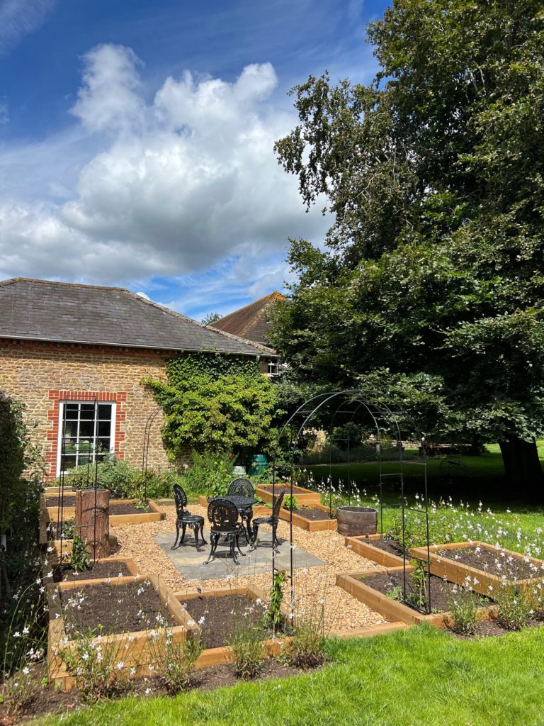 THE COACH HOUSE, SURREY, GU7 - SHOOTFACTORY - OTHER UK HOUSES