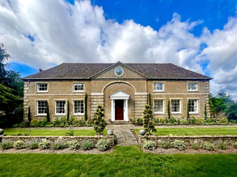 THE COACH HOUSE, SURREY, GU7 - SHOOTFACTORY - OTHER UK HOUSES