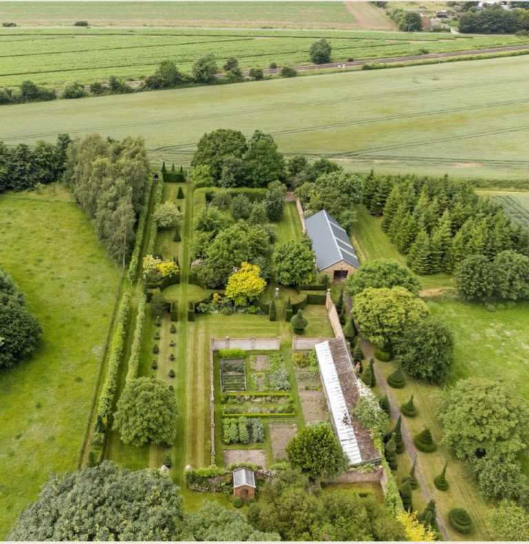 GEORGIAN MANOR, LINCOLNSHIRE, PE11 - SHOOTFACTORY - OTHER UK HOUSES