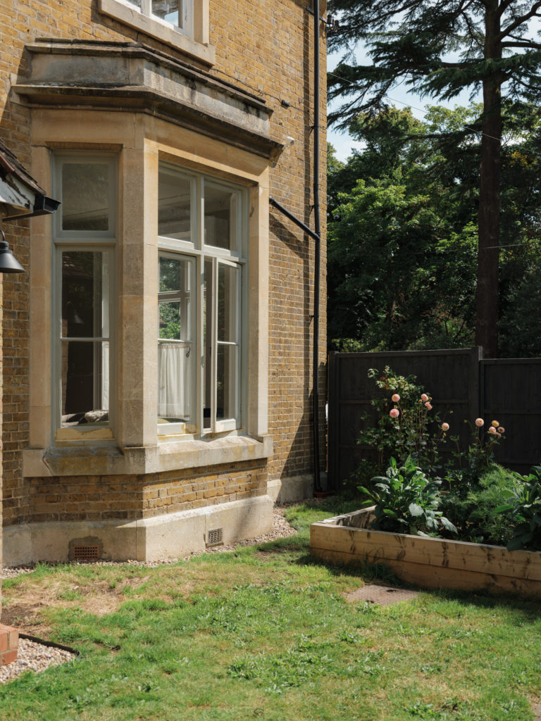 HEATHERDENE, WEYBRIDGE, KT13 - SHOOTFACTORY - OTHER UK HOUSES