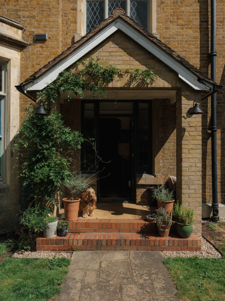 HEATHERDENE, WEYBRIDGE, KT13 - SHOOTFACTORY - OTHER UK HOUSES