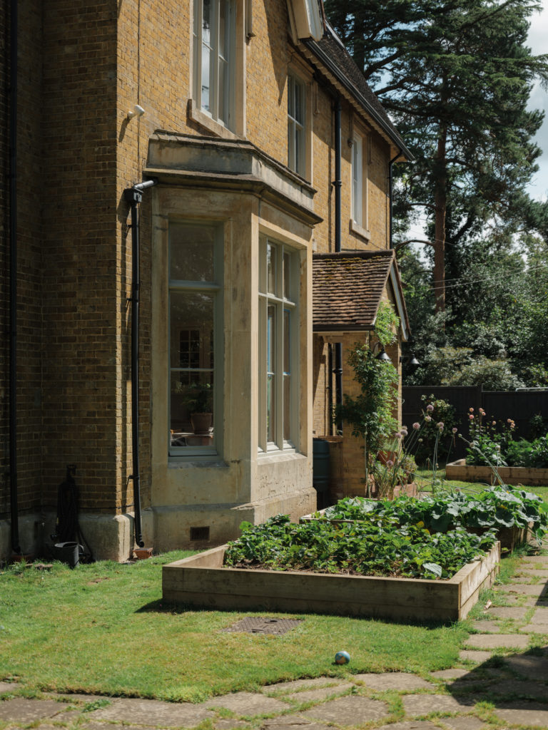 HEATHERDENE, WEYBRIDGE, KT13 - SHOOTFACTORY - OTHER UK HOUSES