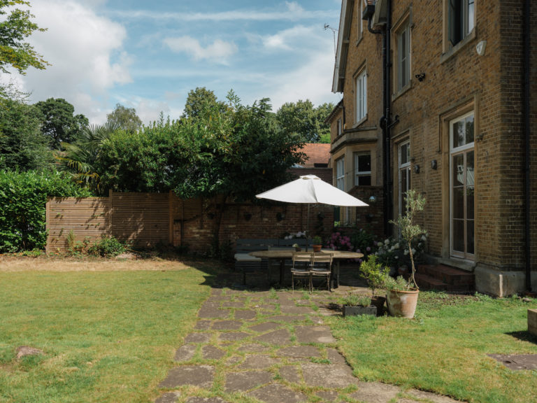 HEATHERDENE, WEYBRIDGE, KT13 - SHOOTFACTORY - OTHER UK HOUSES