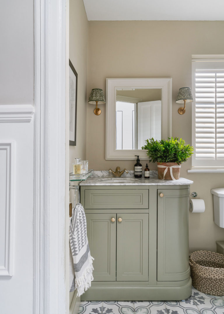 ROSEMARY, SURREY, KT12 - SHOOTFACTORY - OTHER UK HOUSES