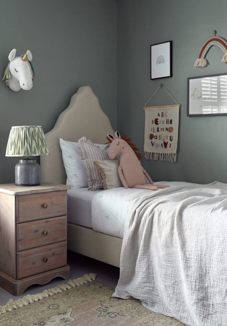 ROSEMARY, SURREY, KT12 - SHOOTFACTORY - OTHER UK HOUSES