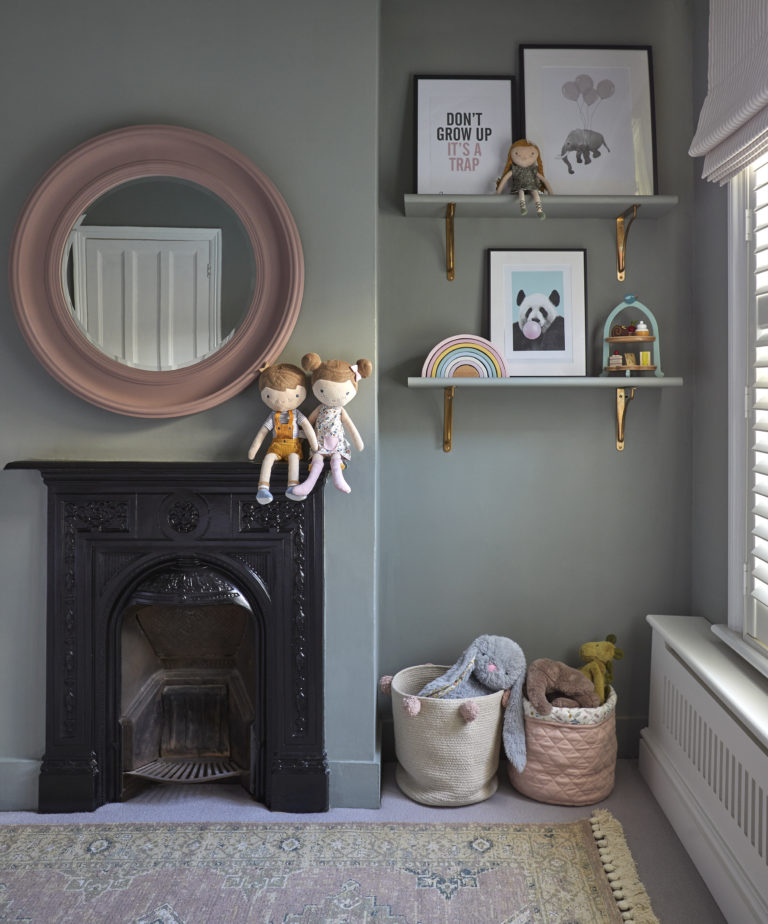 ROSEMARY, SURREY, KT12 - SHOOTFACTORY - OTHER UK HOUSES