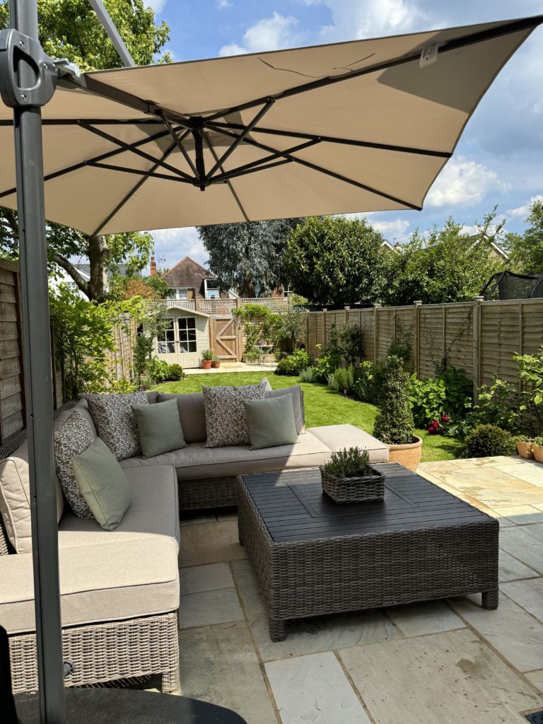 ROSEMARY, SURREY, KT12 - SHOOTFACTORY - OTHER UK HOUSES